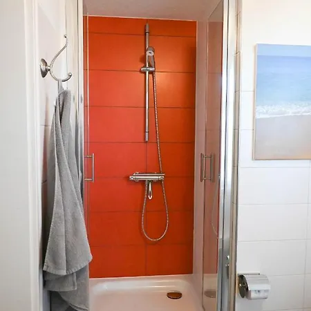 Апартаменты Ferienwohnung Schwalbennest - Sanssouci Остзебад Бинц